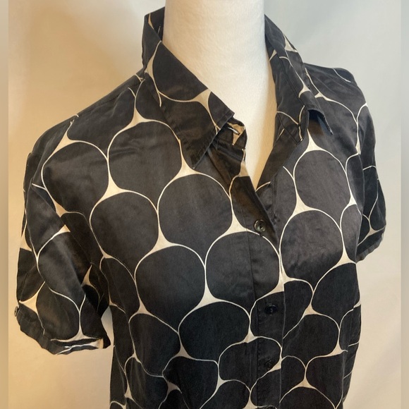 Chicos Shirt Womens Medium Size 2 Black Geometric Silk Blend Loop Collar Satin - Picture 2 of 8